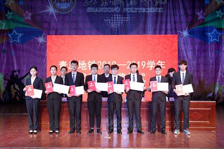 说明: http:/__local/C/75/A4/76CF8B7571A29281014ECFB9E3F_320A9F22_3522C.jpg