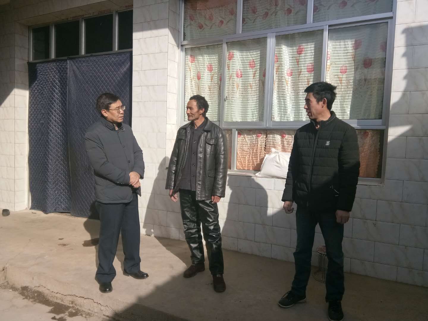 常务副校长李引珍、纪委书记范爱国赴康乐县开展“迎新春送温暖促脱贫”慰问活动