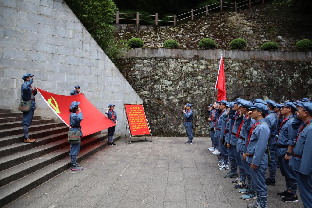 我校中层干部“不忘初心·牢记使命”主题教育研修班在井冈山大学顺利举办