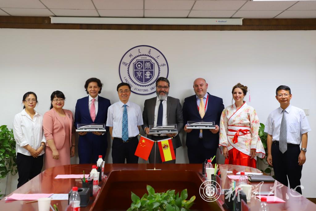 校长李引珍会见西班牙马德里自治区代表团